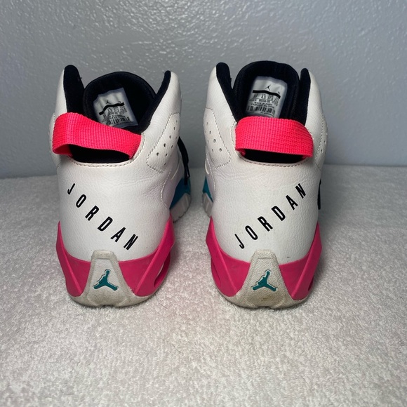 Nike Air Jordans White and Pink Sneakers Retro Design- size 5Y - Picture 5 of 9